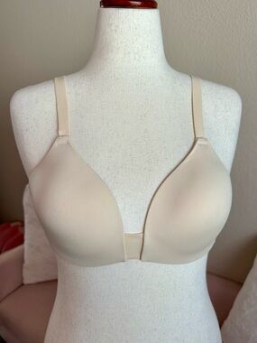 Underoutfit Comfort Plunge Wireless Bra Sand Color Sand Nude Large
